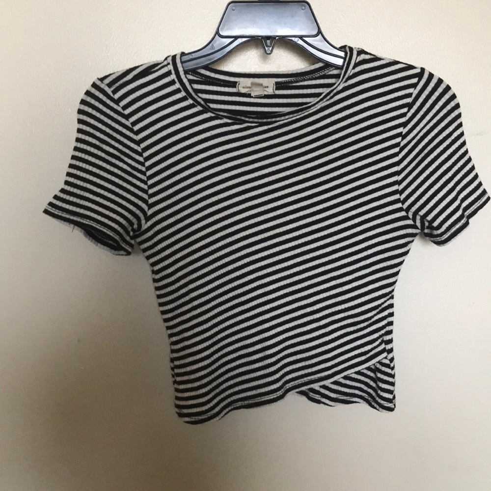 Striped crop top blouse